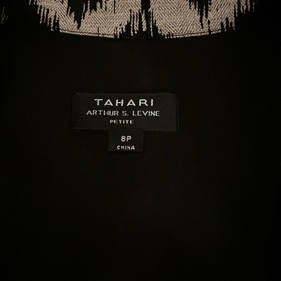 Tahari Arthur S. Levine Dress—Size 8P - Picture 8 of 9